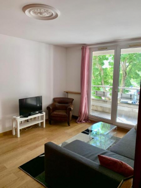 Appartement vue sur Lac proche métro